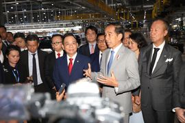 Tổng thống Indonesia thăm nhà máy của VinFast tại Hải Phòng