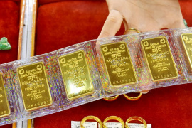 Giá vàng miếng đi ngang, vàng nhẫn tăng vọt