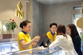 Nhu cầu trang sức của người dân cao bất chấp suy thoái kinh tế, PNJ đạt kế hoạch lợi nhuận