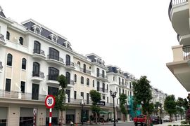 "Khắc nghiệt" thị trường bất động sản 2023