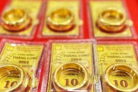 Giá vàng lao dốc, vàng nhẫn biến động bất ngờ