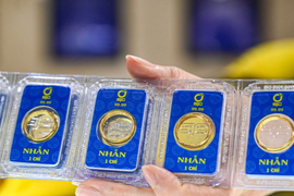 Giá vàng nhẫn tăng nhẹ cùng với giá vàng thế giới