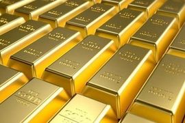 Giá vàng thế giới sắp cán mốc lịch sử 2.700 USD/ounce