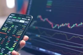 VN-Index vượt mốc 1.250 điểm, cổ phiếu bảo hiểm và công nghệ “thăng hoa”