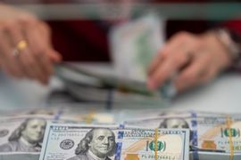 Tỷ giá USD/VND tăng lên mức cao nhất lịch sử, các ngân hàng liên tục niêm yết kịch trần