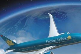 Lãi lớn 3 quý liên tiếp, cổ phiếu Vietnam Airlines 'bay cao' trong phiên thị trường giảm hơn 7 điểm, đã tăng 18% sau 1 tháng