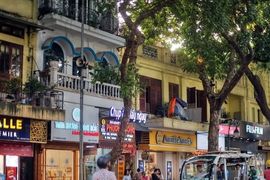 Sở TN&MT Hà Nội: Giá mua bán thực tế cao hơn bảng giá đất bình quân 250%, cá biệt phố Hàng Khay (Hoàn Kiếm) giá cao đột biến 1,2 tỷ đồng/m2