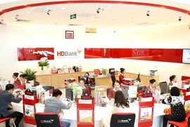 Cổ phiếu HDBank (HDB) tăng trần, đạt đỉnh giá cao nhất, VN-Index giảm về sát mốc 1.270 điểm