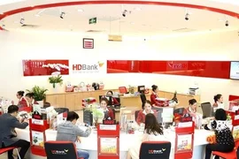 Cổ phiếu HDBank (HDB) tăng trần, đạt đỉnh giá cao nhất, VN-Index giảm về sát mốc 1.270 điểm