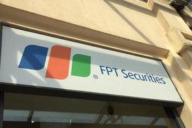 FPTS đặt kế hoạch 2024 thận trọng, vẫn đứng ngoài cuộc đua tăng vốn