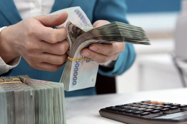 Nhiều ngân hàng tiếp tục hạ lãi suất, chuyên gia cho rằng đây là thời điểm tốt để vay mua nhà