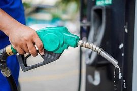Giá xăng giảm gần 400 đồng/lít