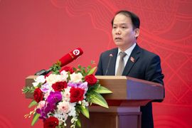 "Chính phủ cần điều tiết giá bất động sản"