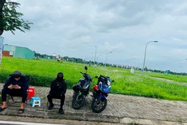 Bán lỗ, chủ đất nền vẫn sợ người mua đổi ý, thấp thỏm lo âu