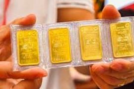 Có hiện tượng các doanh nghiệp thuê người xếp hàng mua vàng "bình ổn"