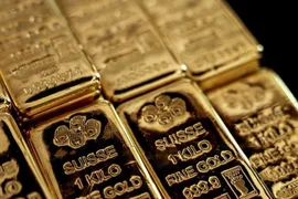 Giá vàng thế giới còn 2.377 USD/oz, vàng trong nước diễn biến ra sao?