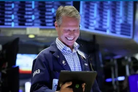 Chứng khoán Mỹ "xanh mướt", Dow Jones tăng hơn 600 điểm: "Báo cáo PCE tích cực giúp thị trường thoát khỏi bờ vực"