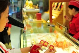 Vàng miếng SJC đứng giá, vàng nhẫn điều chỉnh giảm giá nhẹ