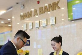 Cổ phiếu NamABank, Quốc Cường Gia Lai tăng kịch trần