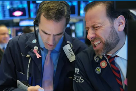 TTCK Mỹ "giật thót" sau báo cáo việc làm: Dow Jones giảm gần 950 điểm, Nadaq bước vào vùng điều chỉnh
