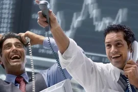 Khối ngoại đẩy mạnh "gom hàng" trong phiên VN-Index tăng gần 20 điểm, tung gần 400 tỷ đồng mua ròng hai mã chứng khoán