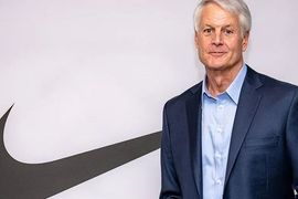 CEO Nike bất ngờ từ chức