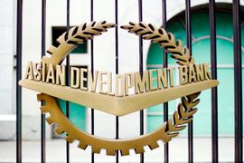 ADB: Cần giảm bớt gánh nặng lên chính sách tiền tệ