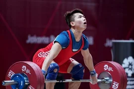 VN-Index chỉ “gồng” được 5 phút trên 1.300 điểm