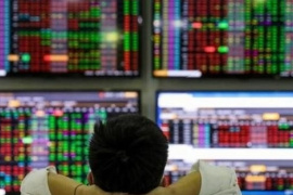 Thị trường “xanh vỏ, đỏ lòng”, VN-Index “hụt” mốc 1.250 điểm