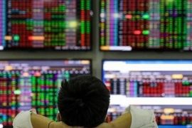 Thị trường “xanh vỏ, đỏ lòng”, VN-Index “hụt” mốc 1.250 điểm