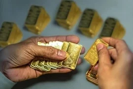 Giá vàng trong nước và thế giới đồng loạt tăng mạnh