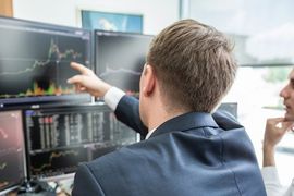“Cá mập” Pyn Elite Fund gom hàng triệu cổ phiếu DBC và HAX