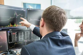 “Cá mập” Pyn Elite Fund gom hàng triệu cổ phiếu DBC và HAX
