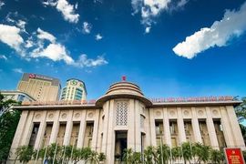 Ngân hàng Nhà nước tăng mạnh giá bán USD can thiệp, phát tín hiệu mới cho thị trường