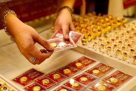 Giá vàng miếng tăng mạnh ở chiều mua vào, đạt mức 88,3 - 90,8 triệu đồng/lượng (mua vào - bán ra)