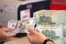 Vì sao tỷ giá ngân hàng tăng mạnh, vượt giá USD tự do