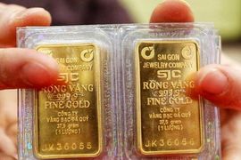 Vàng SJC tăng 1,1 triệu đồng/lượng, tiến sát giá vàng thế giới