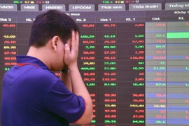 Phiên 25/2: Khối ngoại bán ròng mạnh tay gần 400 tỷ đồng, cổ phiếu nào bị "xả" mạnh nhất?