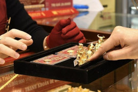 Giá vàng tiếp tục tăng mạnh