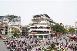 Chủ tịch Hà Nội yêu cầu hoàn thành phần nổi cải tạo cảnh quan hồ Hoàn Kiếm vào dịp 2/9