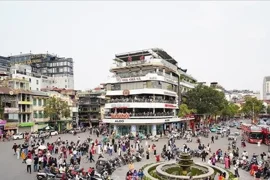 Chủ tịch Hà Nội yêu cầu hoàn thành phần nổi cải tạo cảnh quan hồ Hoàn Kiếm vào dịp 2/9