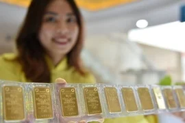Vàng miếng SJC tiến sát mốc 93 triệu đồng mỗi lượng