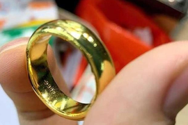 Vượt vàng miếng SJC, vàng nhẫn có giá đến 93,4 triệu đồng mỗi lượng