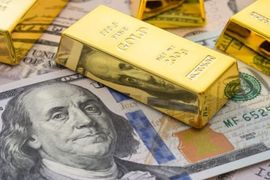 Vàng thế giới lần đầu vượt mốc 3.200 USD/ounce, đồng USD giảm giá so với một loạt tiền tệ mạnh