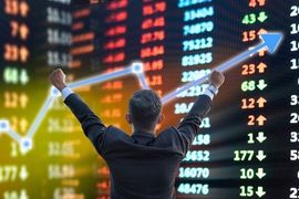 Thanh khoản “bùng nổ” ở cuối phiên, VN-Index tích lũy thêm gần 7 điểm