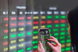 Cổ phiếu SHB tăng trần, cổ phiếu VIC kịch sàn trong ngày VN-Index tiến sát mốc 1.220 điểm