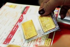 Giá vàng SJC vọt lên 122,5 triệu đồng/lượng, lập đỉnh mới