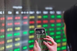 Cổ phiếu HAG thanh khoản đột biến, tăng trần trong ngày VN-Index giảm hơn 2 điểm