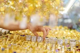 Sáng 29/5: Giá vàng nhẫn, vàng SJC giảm sốc, vàng thế giới lao dốc