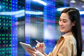 Dòng tiền ồ ạt chảy vào ngân hàng, thép, hàng không …, VN-Index bất tăng gần 8 điểm